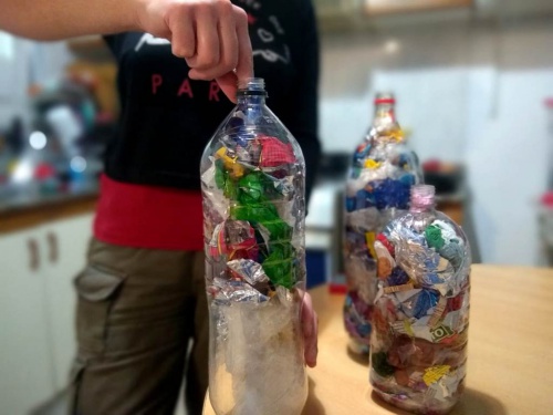 Morón se sumó al programa de reciclaje Botella de Amor